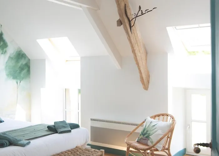 Couette-café Escale De Gerbold 3*